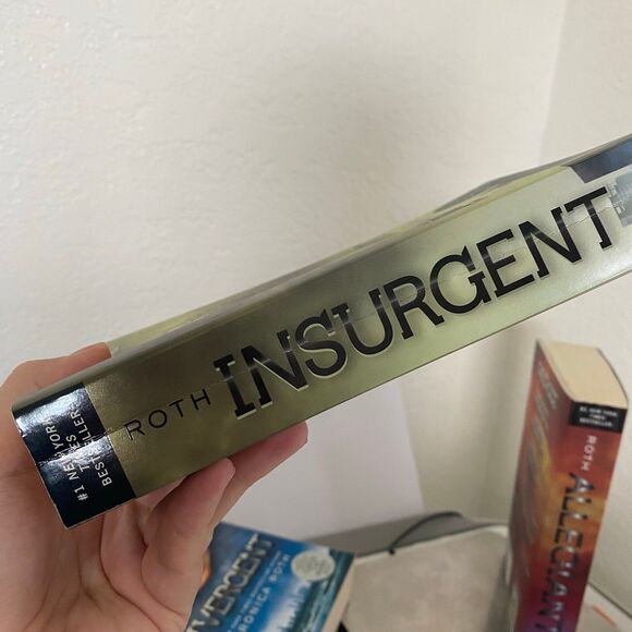 Veronica Roth Divergent Series 4 Book Soft Divergent Insurgent Allegiant & Four - Picture 2 of 3